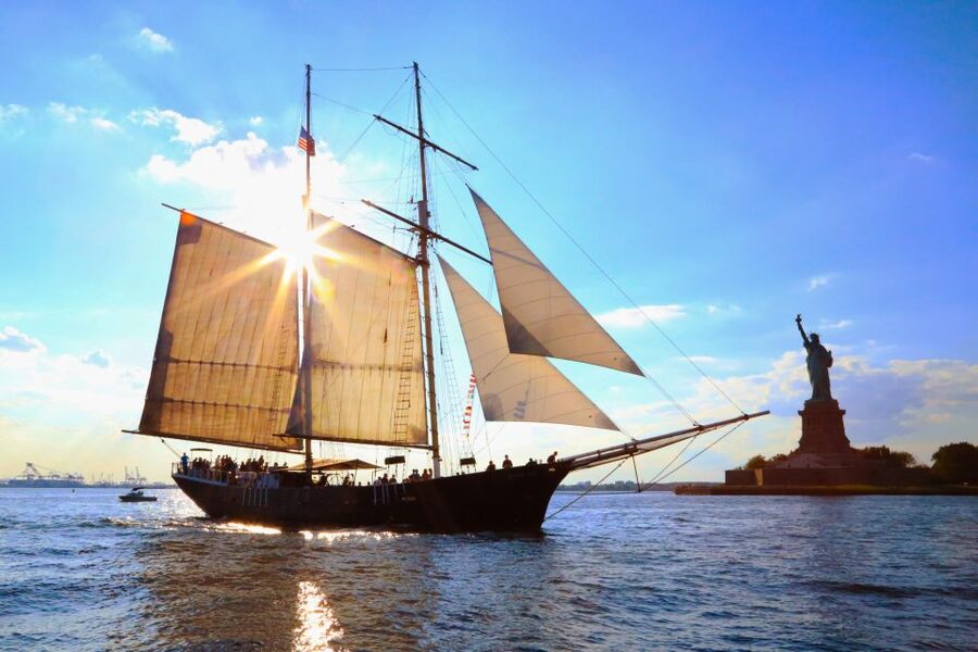 NYC: Statue of Liberty Day Sail with Onboard Bar - Boarding at Pier 17 in the South Street Seaport