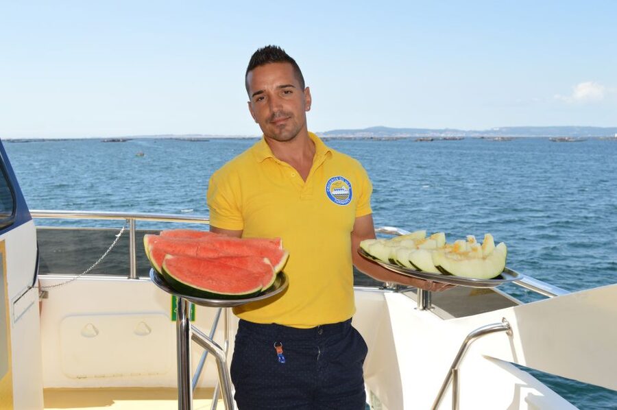 O Grove: Ría de Arousa Catamaran Tour with Seafood Lunch - Leaving O Grove on the Turimares catamaran
