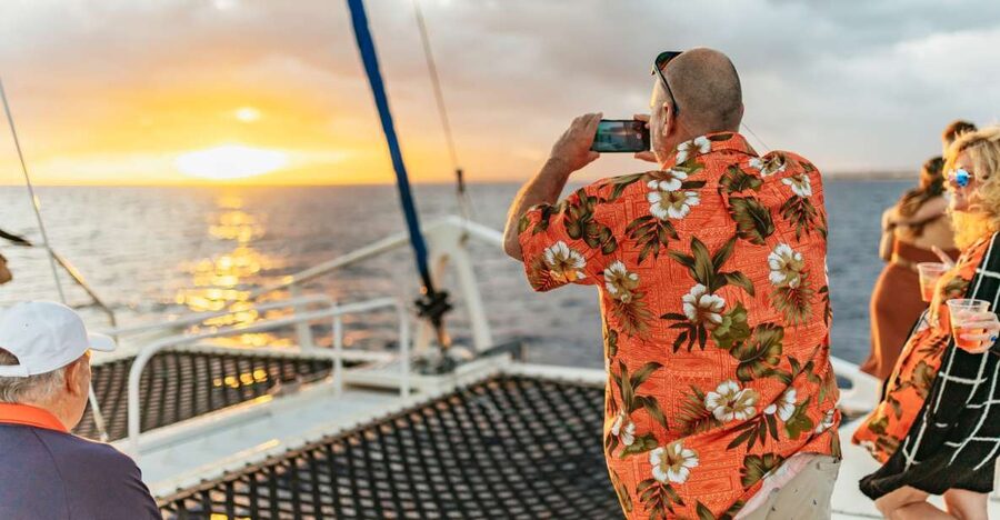 Oahu: Waikiki Sunset Catamaran Cocktail Cruise - At a glance
