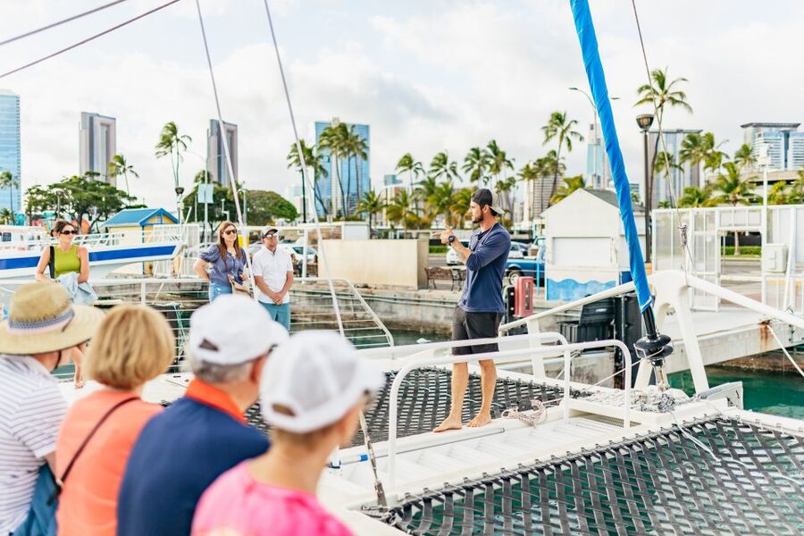 Oahu: Waikiki Sunset Catamaran Cocktail Cruise - What the 4.7 rating means for your decision