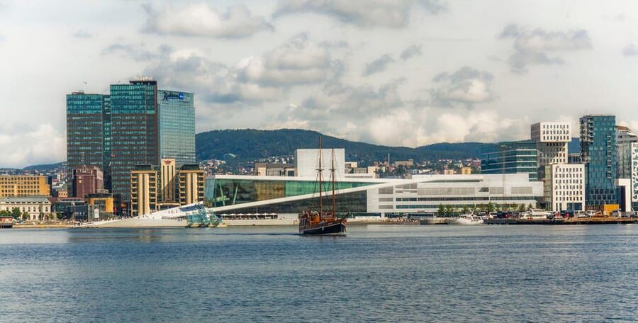 Oslo: Fjord Mini Cruise by Wooden Sailing Ship - Islands, cottages, and the greener side of the fjord