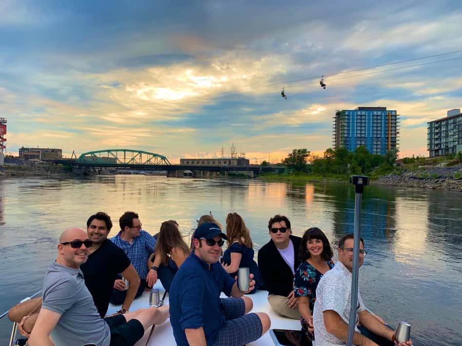 Ottawa: Downtown Yacht Cruise - Wed-Sun @ 6PM - 75 Minutes - Music, drinks, and the social rhythm