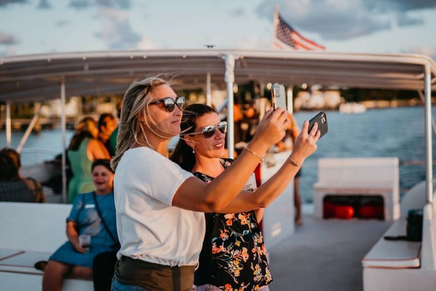 Palm Beach: Sightseeing Catamaran Cruise - Cruising the Intracoastal Waterway