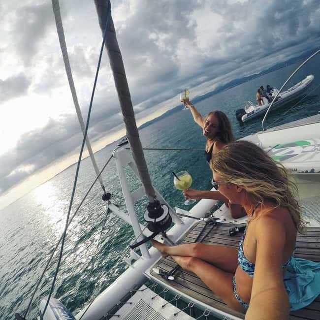 Palma de Mallorca: Deluxe Catamaran Sailing Tour with Meal - Key points at a glance