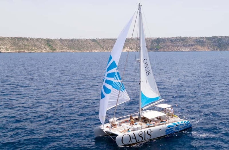 Palma de Mallorca: Deluxe Catamaran Sailing Tour with Meal - Leaving Palma for Cala Vella