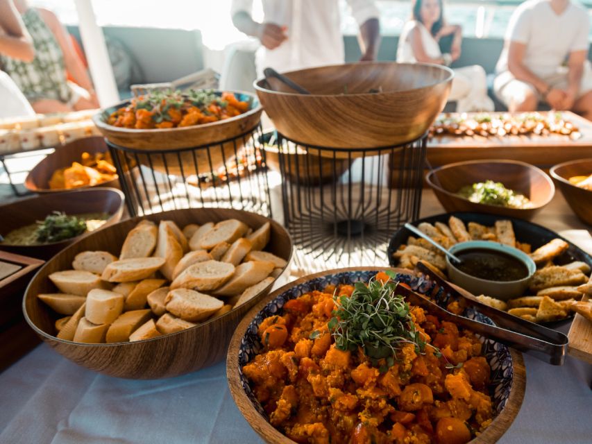 Palma de Mallorca: Half-Day Catamaran Tour with Buffet Meal - Regular or VIP: know what you are paying for