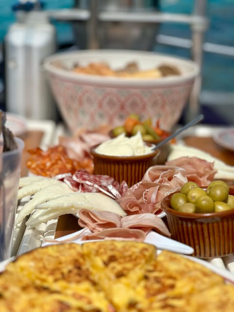 Palma de Mallorca: Sailing Boat Trip with Skipper & Tapas - From Real Club Náutico Into Palma Bay