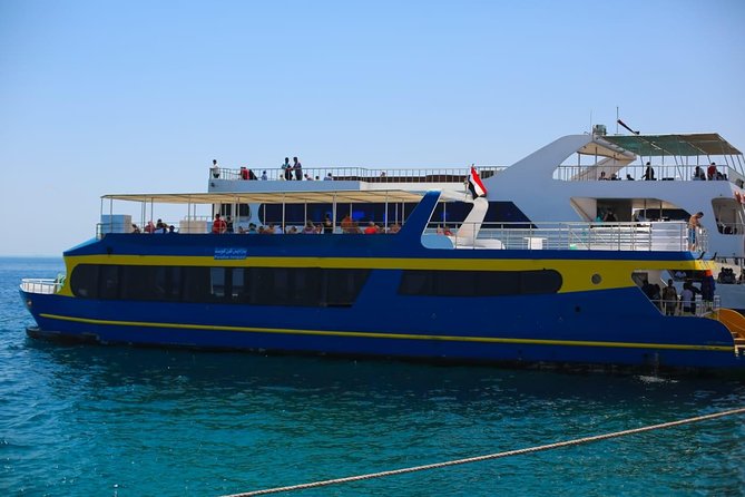 Paradise Catamaran Conquest 2 Hours Semi Submarine & snorkeling - Hurghada - The 30-minute snorkeling stop
