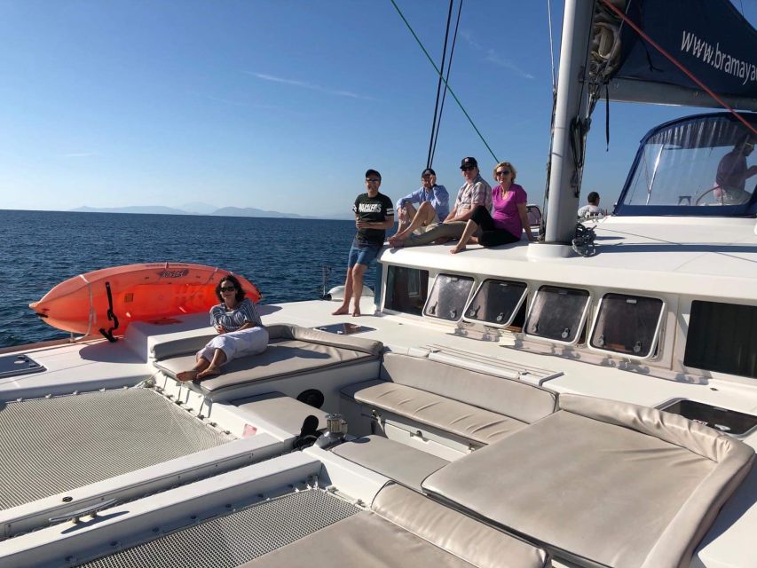 Paros: Catamaran Cruise with Swimming, Meal and Drinks - A 30-minute pickup before the sea begins