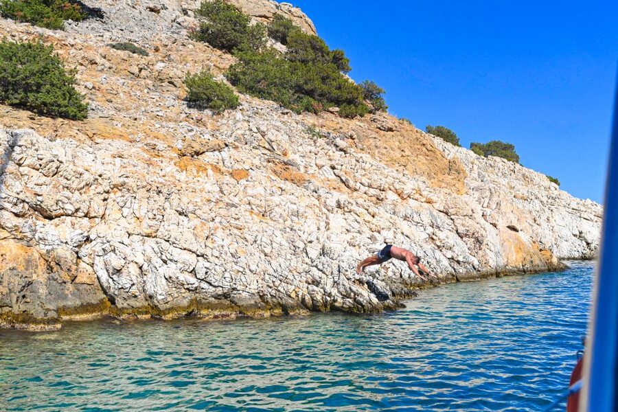 Paros: Iraklia, Schinoussa, & Naxos Sailing Tour with Lunch - What the crew adds to the day