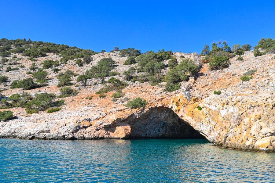 Paros: Iraklia, Schinoussa, & Naxos Sailing Tour with Lunch - Getting to Piso Livadi