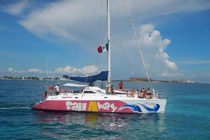 Party On Sailing Cruise to Isla Mujeres from Cancun - Lunch at the private beach club