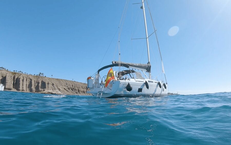 Pasito Blanco : Private sailing tour with food & drinks - Tapas, cava, beer, and a relaxed lunch afloat