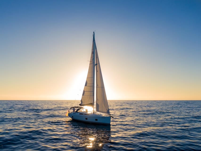 Pasito Blanco : Private sailing tour with food & drinks - Who should book this boat trip