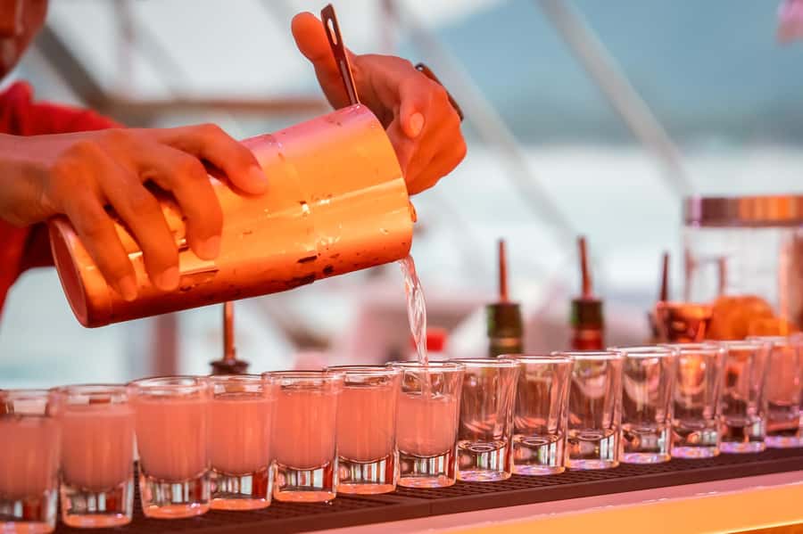 Pattaya: 3-Island Hopping Sunset Yacht & Buffet with Live DJ - Koh Rin: another chance to swim and paddle