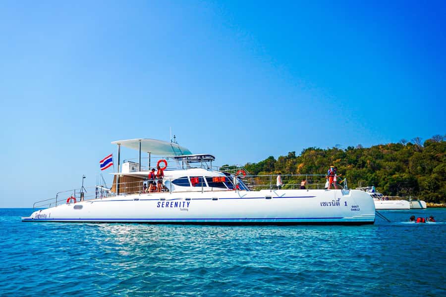 Pattaya: Exclusive 3-Island Catamaran Tour with Buffet Lunch - Key points at a glance