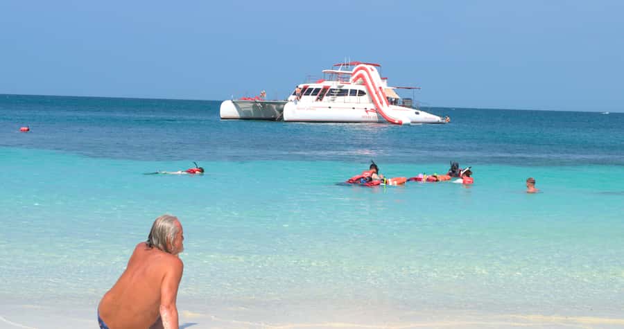 Pattaya: Full-Day 2 Islands Yacht Trip with Lunch and Sunset - Crowding, Motion, and Weather