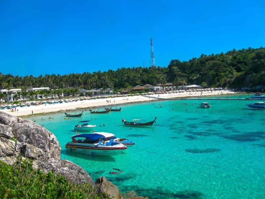 Phuket: Coral and Racha Island Yacht Tour with Lunch - The return cruise brings the best photo light