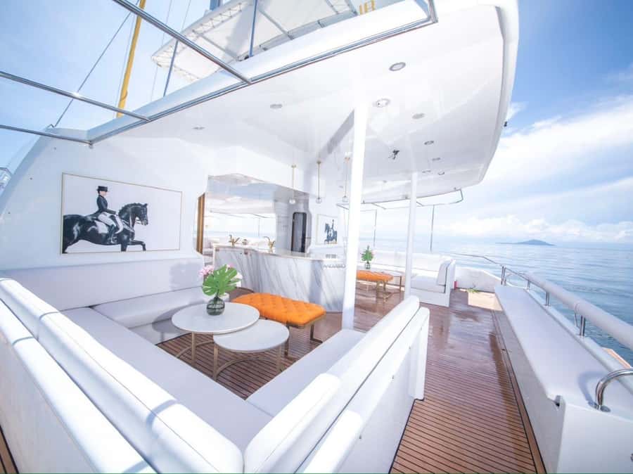 Phuket: Coral and Racha Island Yacht Tour with Lunch - What the group size means for your day