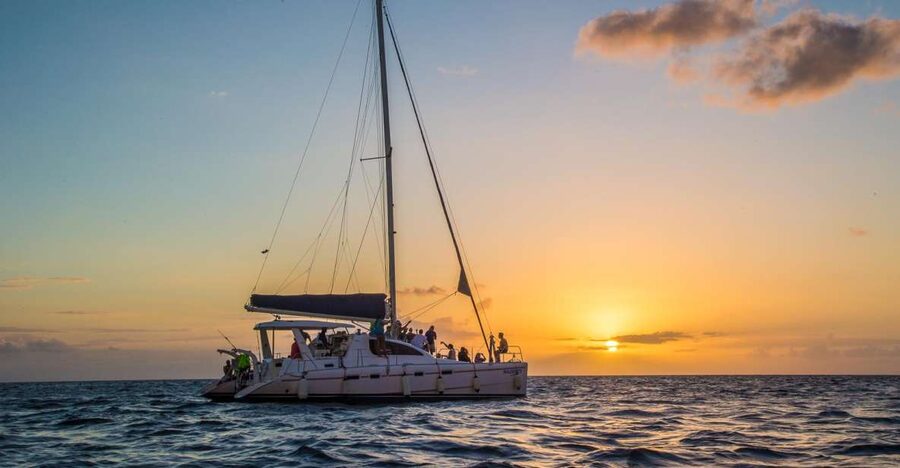 Phuket: Coral Island & Sunset Dinner by Sailing Catamaran - Three hours at Coral Island, if conditions allow