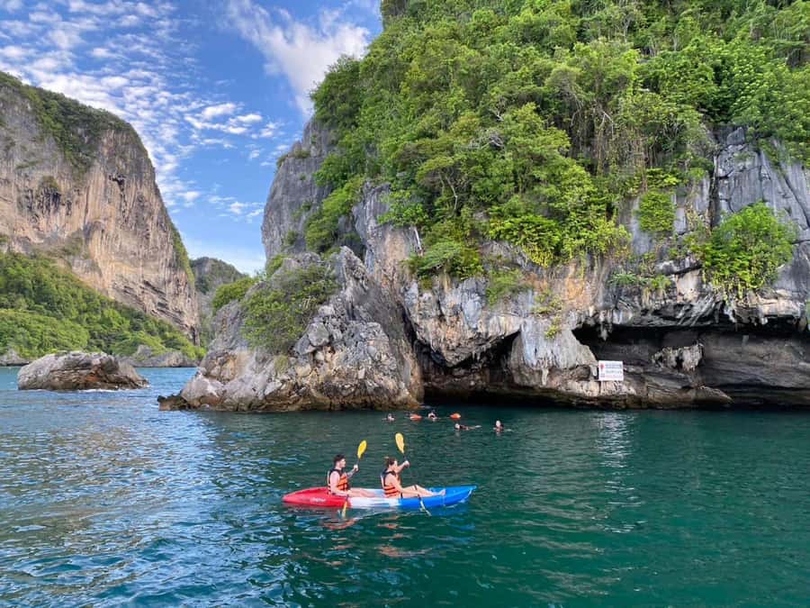 Phuket: James Bond Island Canoeing & Sunset Yacht Dinner - Hong Island by guided canoe