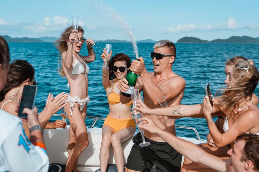 Phuket: James Bond & Phang Nga Bay by Luxury Sunset Yacht - Thai cooking and the return at sunset