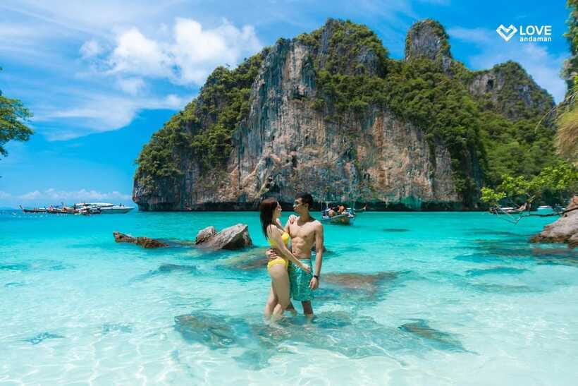 Phuket: Phi Phi Maiton Island Sunset Premium Catamaran Tour - Buffet lunch on Phi Phi Don