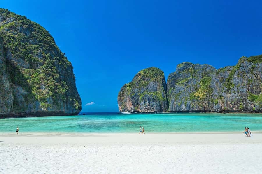 Phuket: Phi Phi Maya Bamboo Island By Speed Catamaran - Phi Phi Don brings lunch and a needed pause
