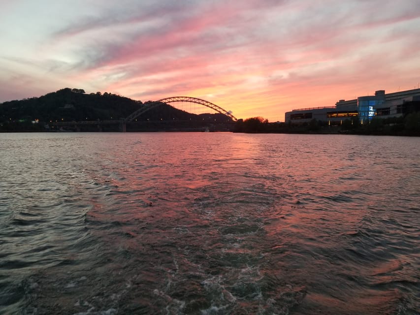 Pittsburgh: Private Yacht River Cruise with Captain and BYOB - From Station Square to the marina