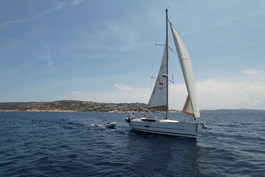 Poltu Quatu: La Maddalena Archipelago Sailboat full-day trip - Budelli: clear water and a second chance to swim
