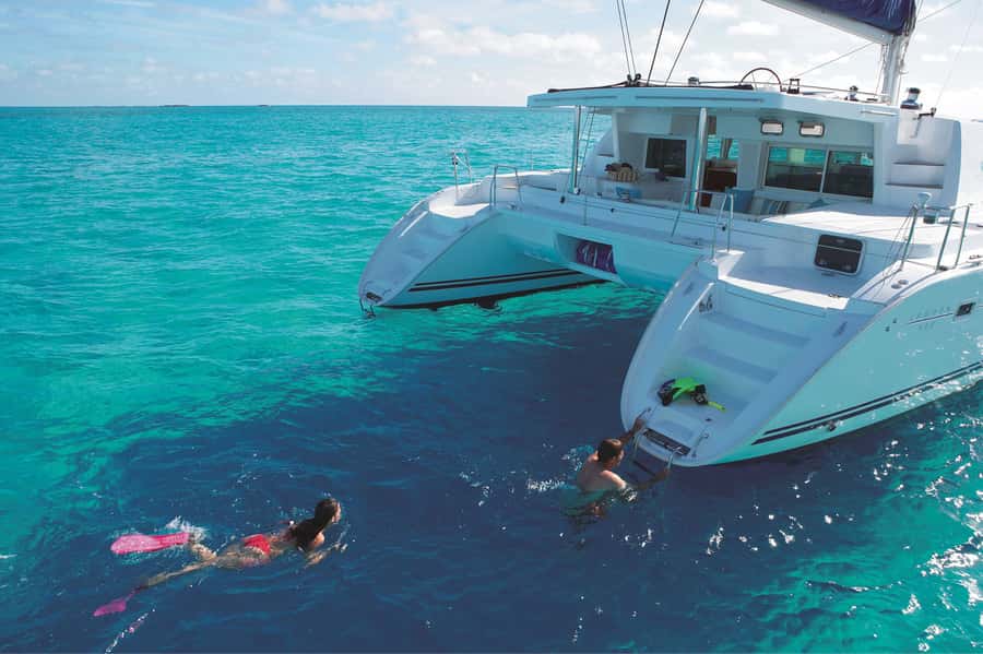 Port Douglas: Low Isles Afternoon Cruise on Luxury Catamaran - Afternoon tea, homemade scones, and sunset canapés