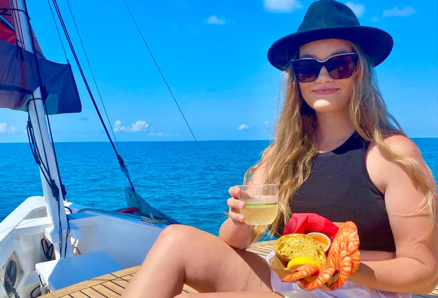 Port Douglas: Shaolin Seafood Lunch Sail, with Fresh Prawns - Boarding Shaolin and settling in