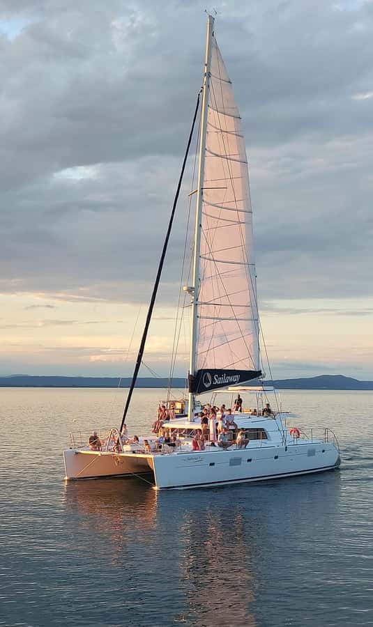 Port Douglas: Sunset Sailing Cruise on Luxury Catamaran - Why 90 minutes works so well