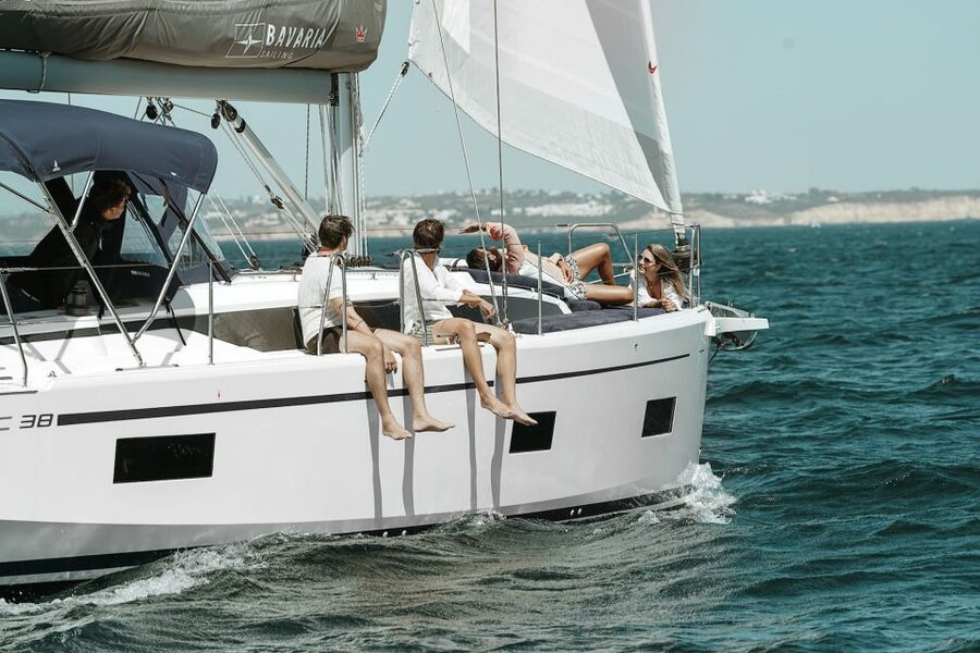 Portimao: Half-Day Sailing Yacht Cruise to the Benagil Caves - Who will enjoy this cruise most