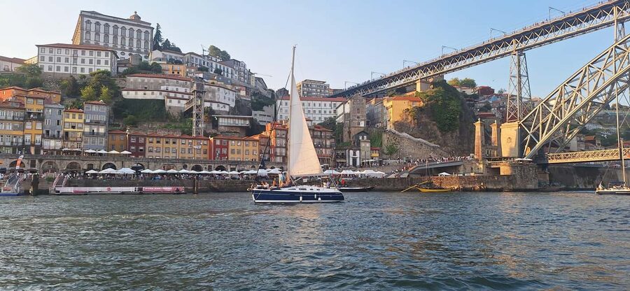 Porto, a cruise with open sails, drinks&snacks - Why this small Porto sailing trip feels different