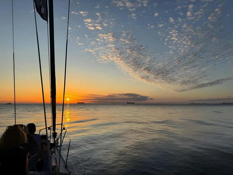 Porto: Best Charming Sailboat Cruise Sunset - Alfândega and the first views of Porto
