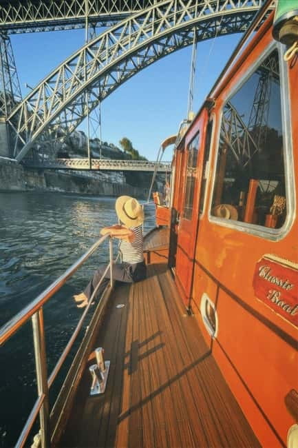 Porto: Classic Sailboat Cruise Along the Douro River - Foz do Douro and the return trip