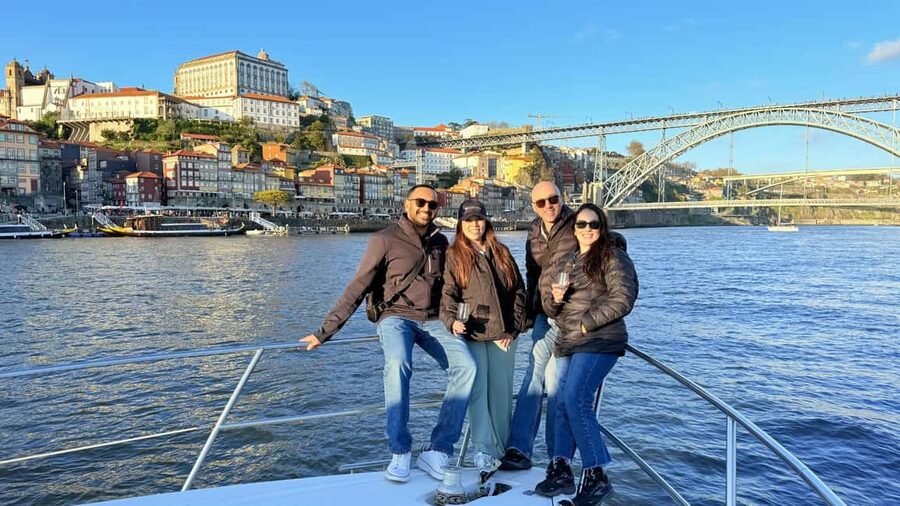 Porto: Luxury 6 Bridges Yacht Cruise with Wine & Snacks - The first bridges: São João and Maria Pia