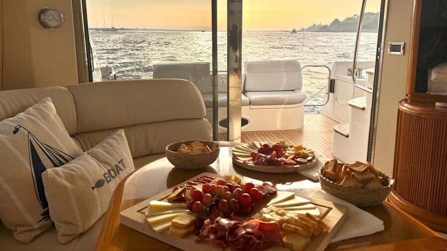 Porto: Luxury 6 Bridges Yacht Cruise with Wine & Snacks - The crew makes the difference