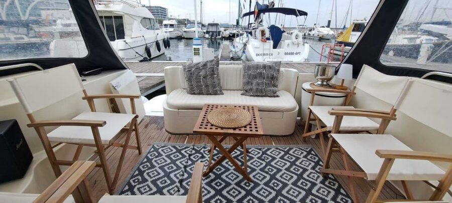 Porto: Luxury Yacht Tour of the 6 Bridges and Douro Estuary - Foz do Douro and the river meeting the Atlantic