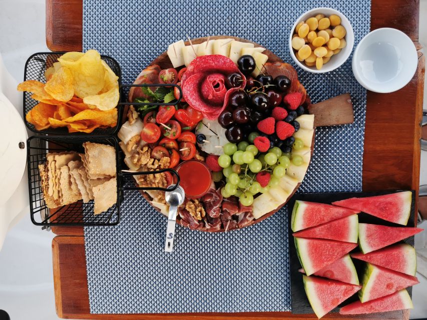 Porto: Private Sailboat Trip with Wine Tasting & Charcuterie - The food, wine, and service balance