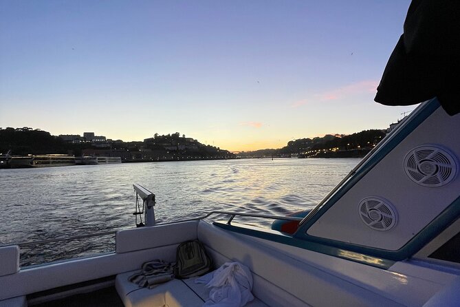 Porto: Private Yacht Cruise with Local Wine, Snacks and 6 Bridges - Wine, Port and the snack board