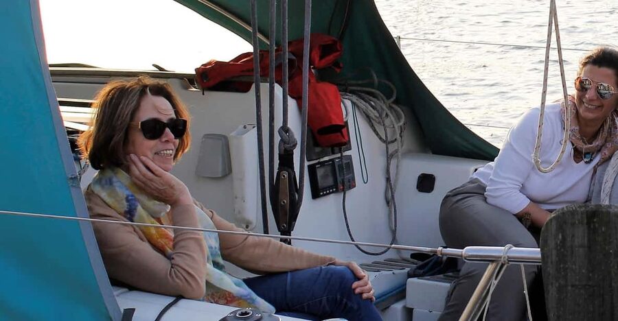 Porto: Sail the Douro River Private 3-Hour Cruise - Sailing back through the Porto district