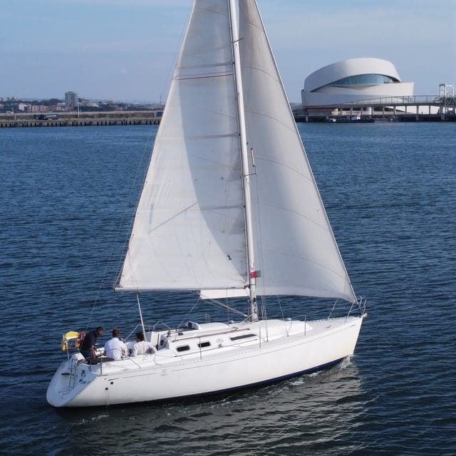 Porto: Sail the Douro River Private 3-Hour Cruise - What the Beneteau Diva adds