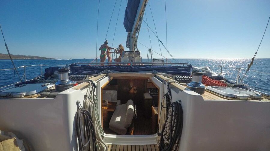 Porto San Paolo: Tavolara Island Sailboat Cruise with Lunch - Setting out from Porto San Paolo