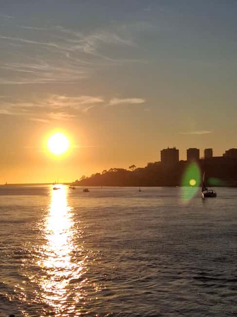 Porto shared Thullium Sailboat, enjoy magic sunset&open sail - Why this small sailboat shows Porto so well