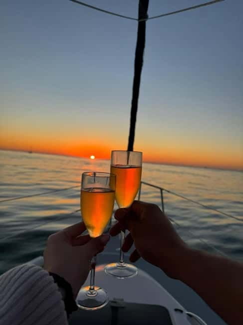 Porto shared Thullium Sailboat, enjoy magic sunset&open sail - Arrábida Bridge and the long view upriver