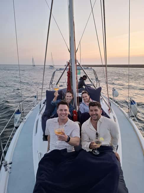 Porto shared Thullium Sailboat, enjoy magic sunset&open sail - Alfandega, Massarelos, and the turn toward the coast