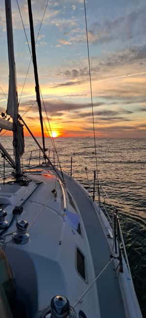 Porto shared Thullium Sailboat, enjoy magic sunset&open sail - What the $42 price really gets you