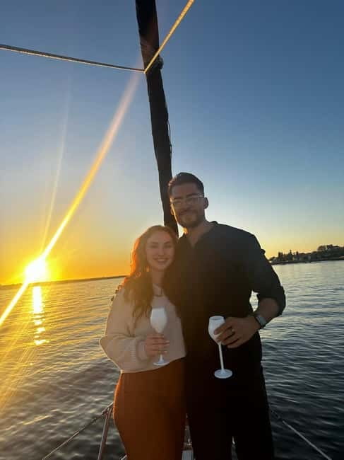 Porto shared Thullium Sailboat, enjoy magic sunset&open sail - Leaving Douro Marina in the Afurada area